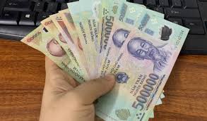 Trường hợp ngừng việc, người lao động được trả lương thế nào?